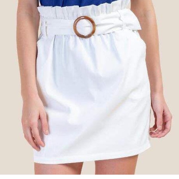 Francesca's Collections Dresses & Skirts - Francesca’s mi ami  White Paper Bag Belted Skirt Size M